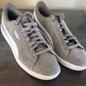 NEW Puma Suede Low-Top Sneakers iconic grey suede sneakers